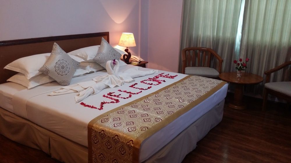 Great Glory Hotel Γιανγκόν Εξωτερικό φωτογραφία