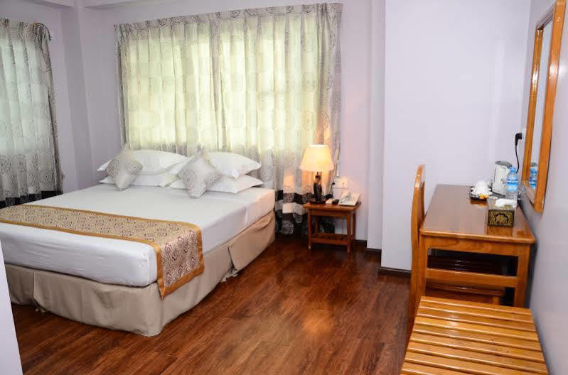 Great Glory Hotel Γιανγκόν Εξωτερικό φωτογραφία